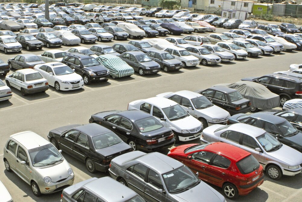 بازار خودرو تکان خورد/ ۲۰۶ تیپ ۲ به ۱۹۶ میلیون تومان رسید