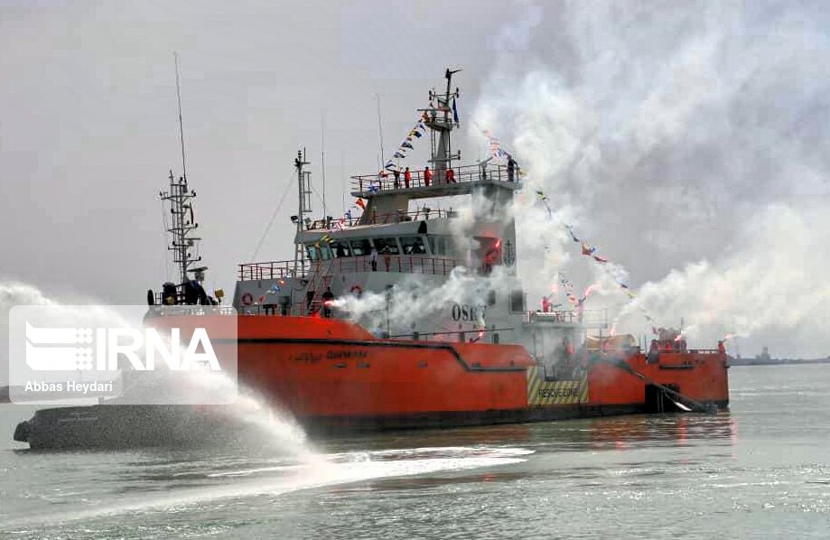 راهبرد بازار؛ آب‌اندازی کشتی شناور پاک‎سازی آلودگی‌‎های نفتی دربوشهر