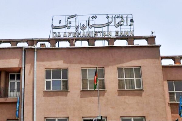 راهبرد بازار؛ تداوم افت ارزش «افغانی» با فرار رییس بانک مرکزی