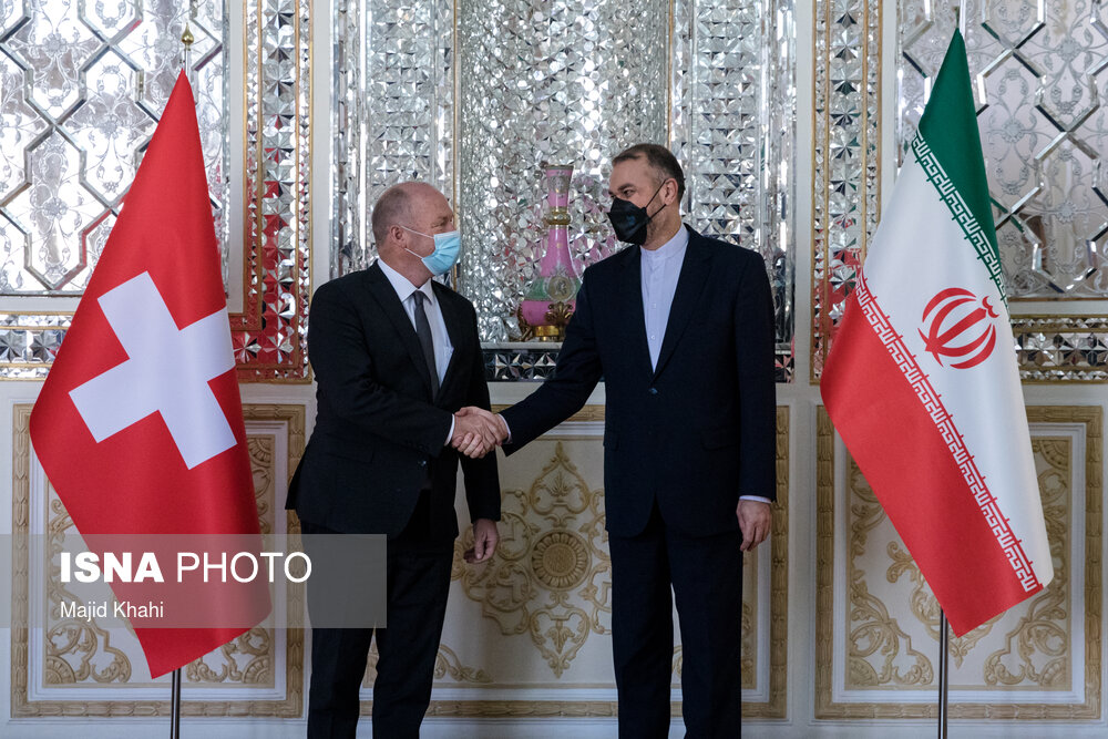 Iranian FM meets with president of Swiss National Council