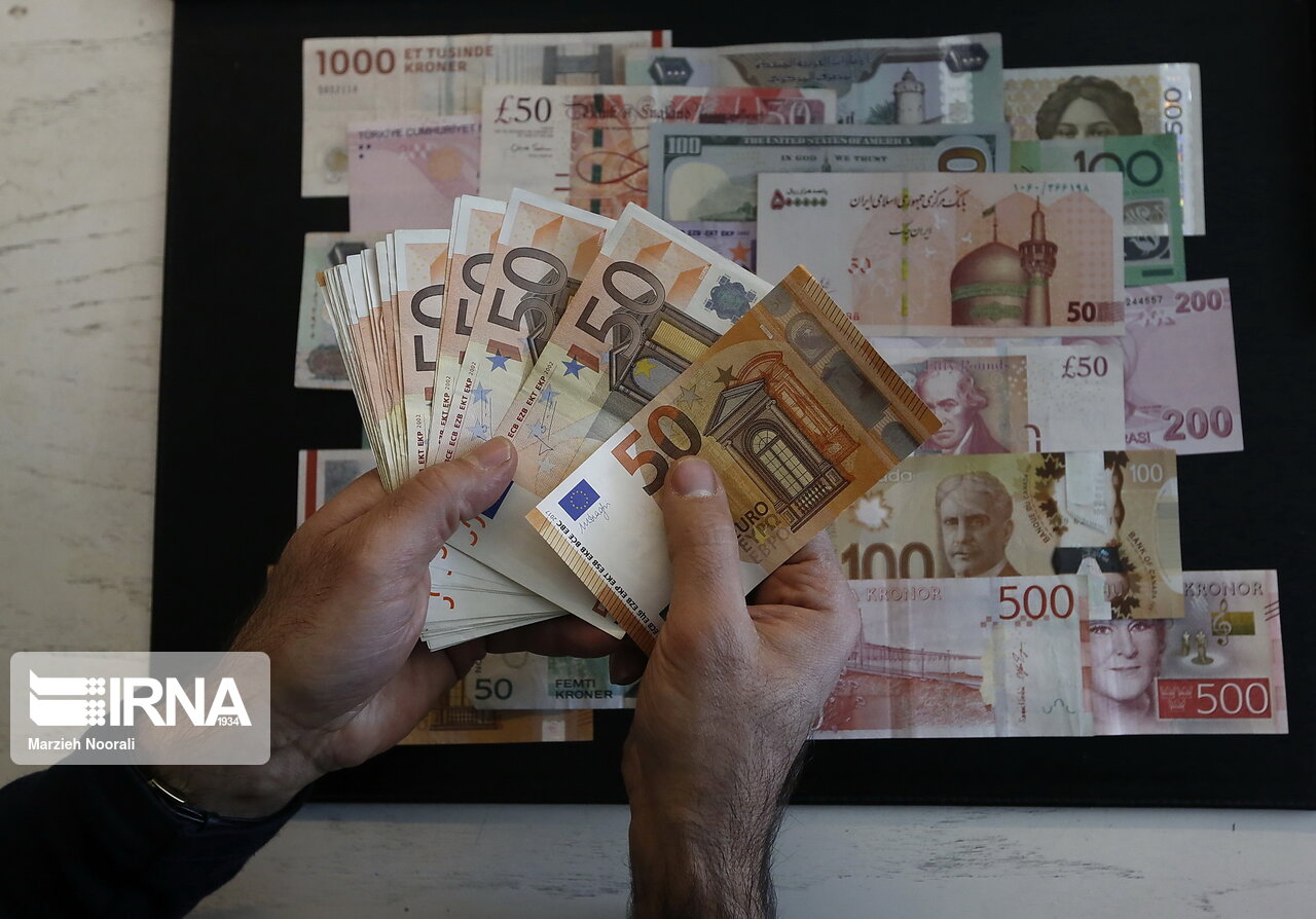 راهبرد بازار؛ نرخ رسمی یورو و ۲۳ ارز کاهش یافت