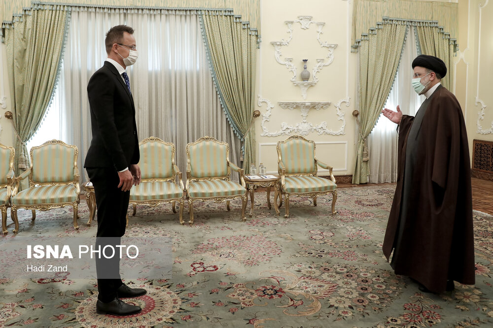 Hungarian FM meets with Iranian President