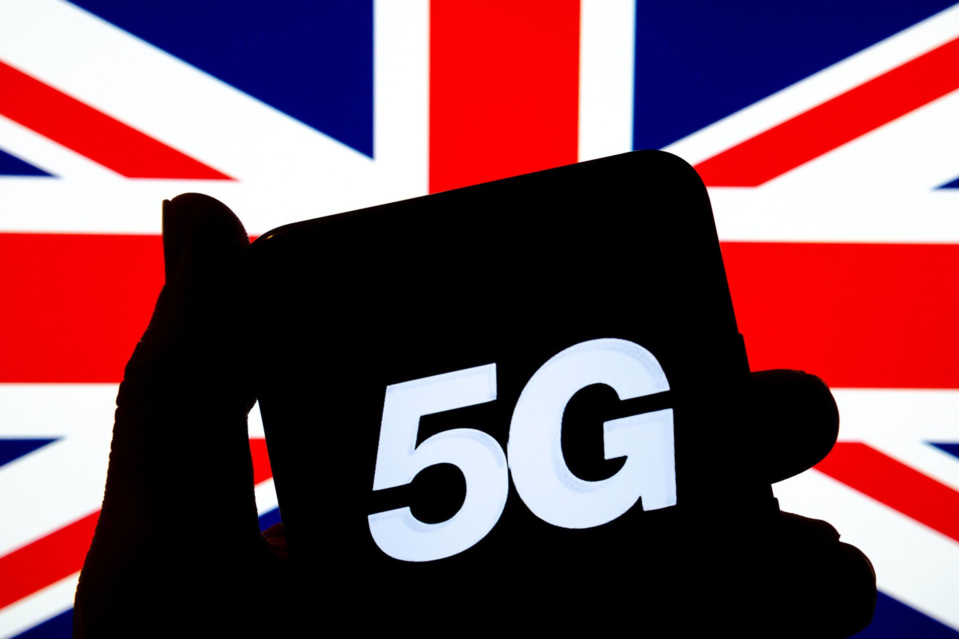راهبرد بازار؛ بریتانیا تا سال ۲۰۳۳ شبکه‌های ۲G و ۳G را غیرفعال می‌کند