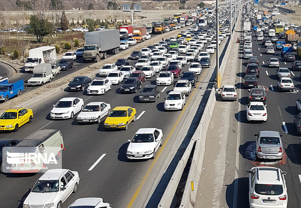 راهبرد بازار؛ ترافیک سنگین در برخی ورودی‌های تهران