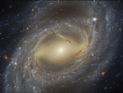 راهبرد بازار؛ تصویر خیره کننده تلسکوپ هابل از یک کهکشان